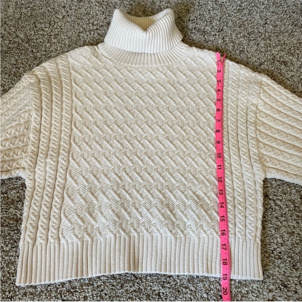 T Tahari Cable Crop Knit TurtleNeck Cream medium - Picture 7 of 9